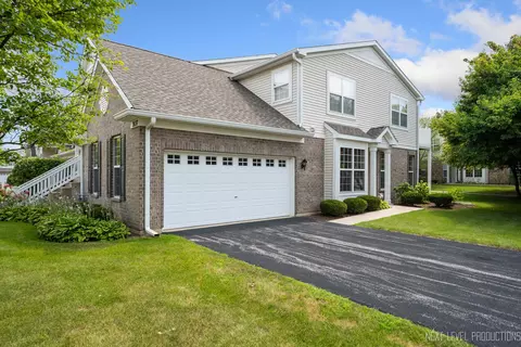 2637 Amber Ln, Algonquin, IL 60102 photo 2