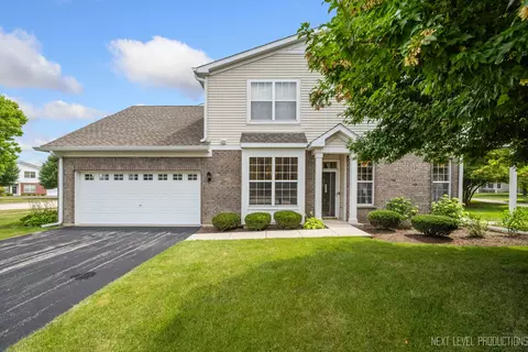2637 Amber Ln, Algonquin, IL 60102