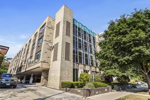 938 North Blvd #307, Oak Park, IL 60301