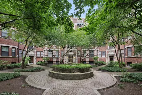 844 Hinman Ave #2, Evanston, IL 60202