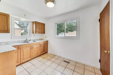 17851 Exchange Ave, Lansing, IL 60438 photo 9