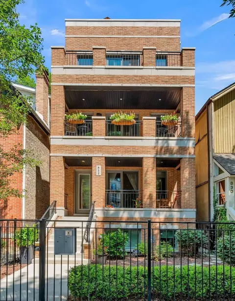 832 W Altgeld St #2, Chicago, IL 60614