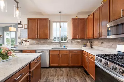 Kitchen - 6619 Wyndham Ct, Plainfield, IL 60586 photo 3 of 5