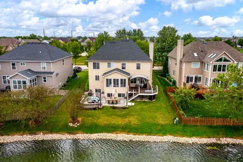 View/Area - 6619 Wyndham Ct, Plainfield, IL 60586 photo 2 of 9