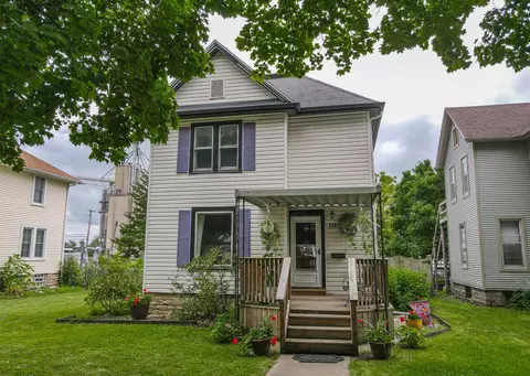 330 N Walnut St, Manteno, IL 60950