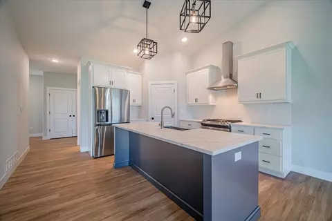Kitchen - 1909 Glenbridge Rd, Bloomington, IL 61704 photo 1 of 5