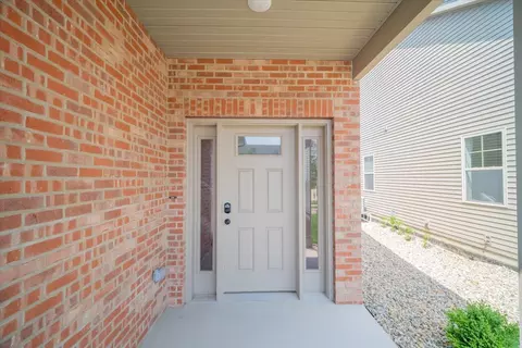 Entry Way - 1909 Glenbridge Rd, Bloomington, IL 61704 photo 1 of 3