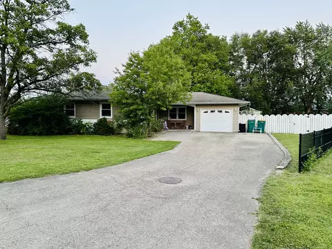 23 Rosemont Ln, Streator, IL 61364