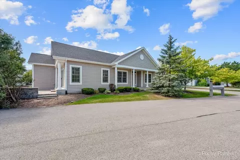 865 Villa Dr, Crystal Lake, IL 60014
