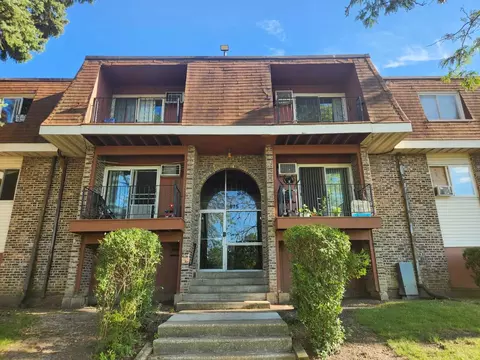 575 Heritage Dr #107, Hoffman Estates, IL 60169