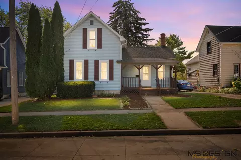 418 Grant St, Sycamore, IL 60178