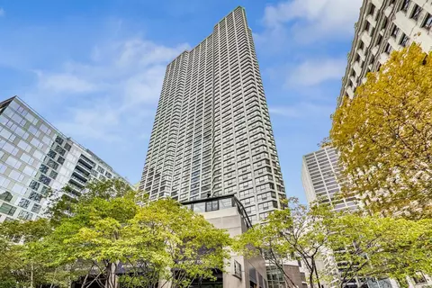 405 N Wabash Ave #2907, Chicago, IL 60611