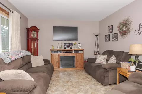 316 W Jackson St, Cullom, IL 60929 photo 8