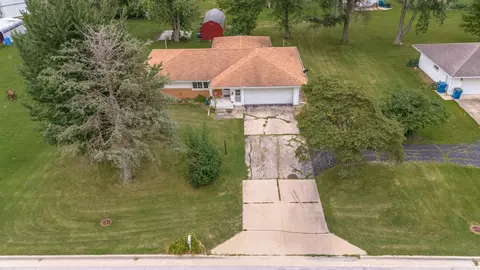 316 W Jackson St, Cullom, IL 60929 photo 3