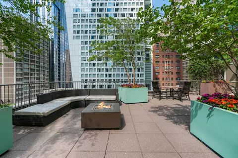Exterior - 57 E Delaware Pl #1801, Chicago, IL 60611 photo 2 of 3