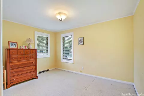 Bedroom - 13 Greenview Rd, Oakwood Hills, IL 60013 photo 3 of 5
