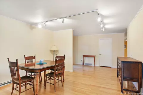 Dining - 13 Greenview Rd, Oakwood Hills, IL 60013 photo 2 of 2