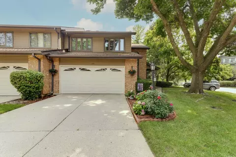 1401 N Picadilly Cir, Mount Prospect, IL 60056