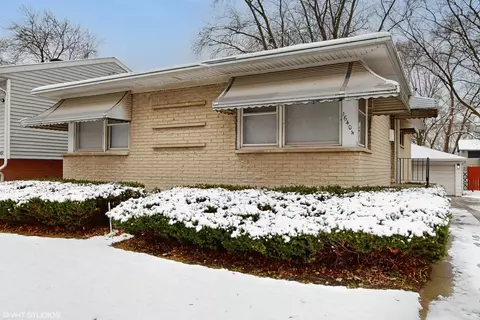 Exterior - 16404 Wood St, Markham, IL 60428 photo 3 of 5
