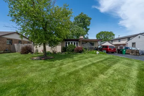 7524 Beloit Ave, Bridgeview, IL 60455 photo 1