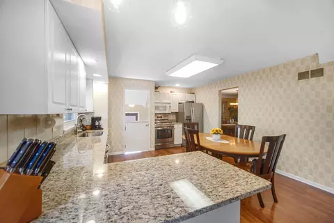 2296 185th Pl, Lansing, IL 60438 photo 9