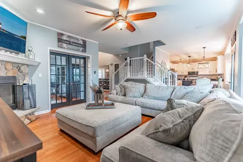 Entry Way - 294 Maple St, Beecher, IL 60401 photo 7 of 11
