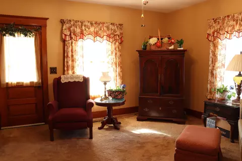 303 E Winfield St, Morrison, IL 61270 photo 7