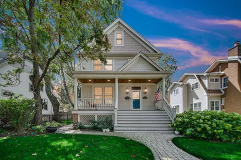 6818 N Oleander Ave, Chicago, IL 60631