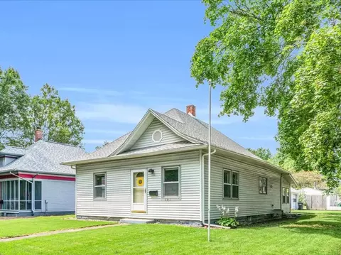 301 S Poplar St, Urbana, IL 61802