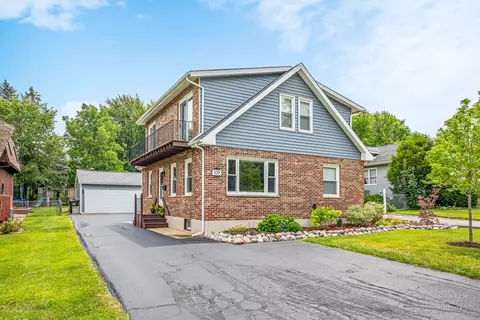 109 Lincoln Ave, Fox River Grove, IL 60021