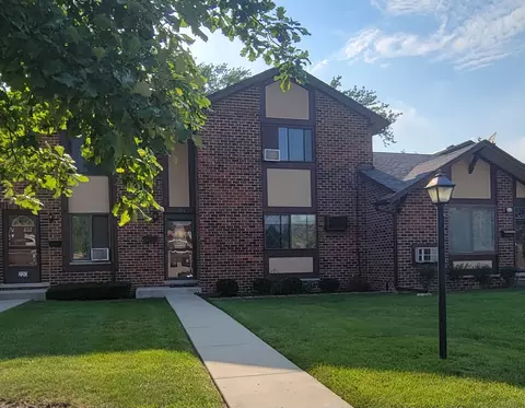 1 S216 Ardmore Ave, Villa Park, IL 60181