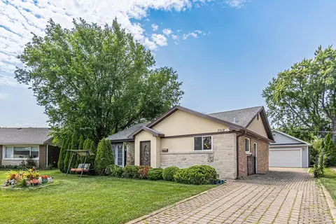 7512 Davis St, Morton Grove, IL 60053