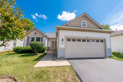 12922 Applewood Dr, Huntley, IL 60142