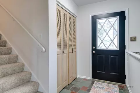 Entry Way - 4700 Thorntree Ln, Rolling Meadows, IL 60008 photo 1 of 1
