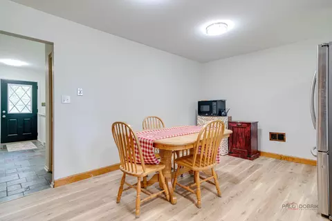 Dining - 4700 Thorntree Ln, Rolling Meadows, IL 60008 photo 1 of 1
