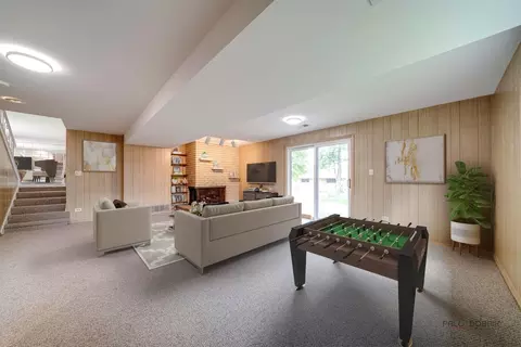 Living - 4700 Thorntree Ln, Rolling Meadows, IL 60008 photo 6 of 8