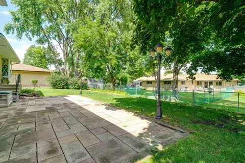 Exterior - 4700 Thorntree Ln, Rolling Meadows, IL 60008 photo 3 of 6