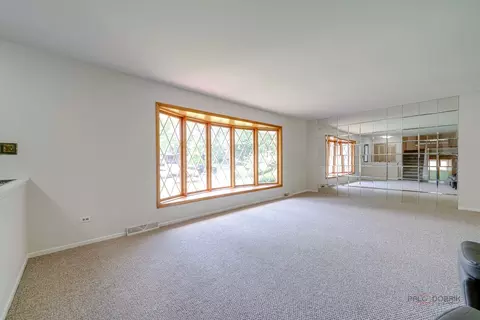 Living - 4700 Thorntree Ln, Rolling Meadows, IL 60008 photo 2 of 8