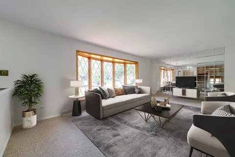 Living - 4700 Thorntree Ln, Rolling Meadows, IL 60008 photo 1 of 8