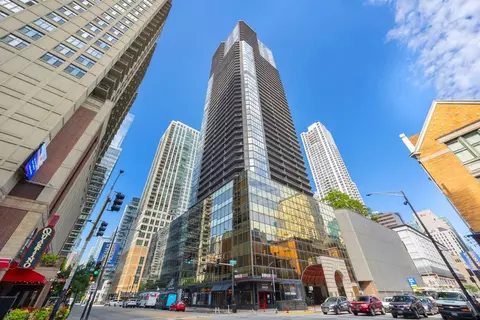 10 E Ontario St #4307, Chicago, IL 60611