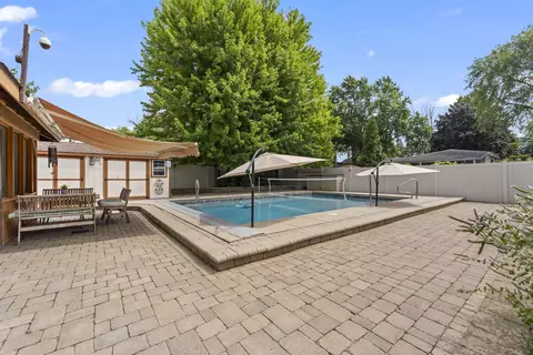 2279 Westview Dr, Des Plaines, IL 60018 photo 49
