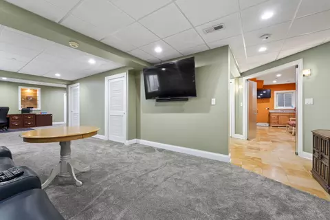 2279 Westview Dr, Des Plaines, IL 60018 photo 38