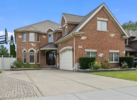 2279 Westview Dr, Des Plaines, IL 60018