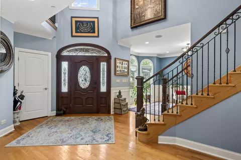 2279 Westview Dr, Des Plaines, IL 60018 photo 4