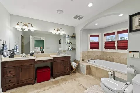2279 Westview Dr, Des Plaines, IL 60018 photo 25