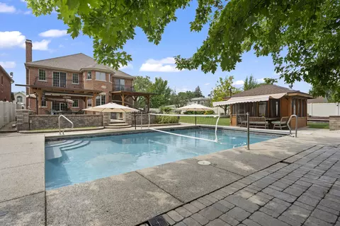 2279 Westview Dr, Des Plaines, IL 60018 photo 50