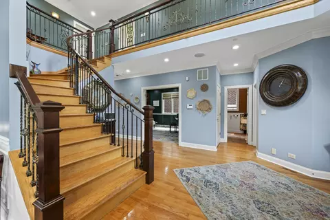 2279 Westview Dr, Des Plaines, IL 60018 photo 22