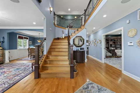 2279 Westview Dr, Des Plaines, IL 60018 photo 5