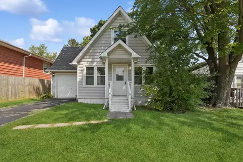 214 N Woodland Dr, Round Lake Beach, IL 60073