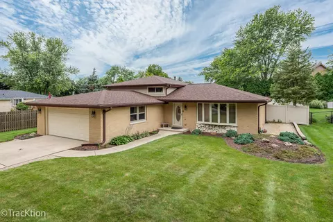 9 S150 Florence Ave, Downers Grove, IL 60516